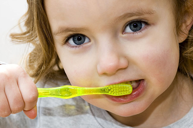 Cepillado de dientes en los niños