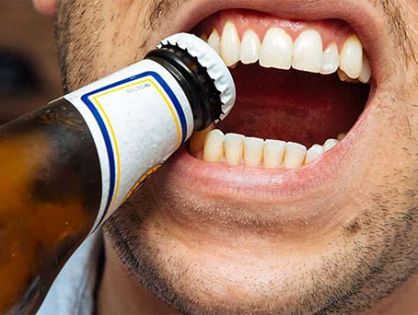 4 cosas que no debes hacer con tus dientes